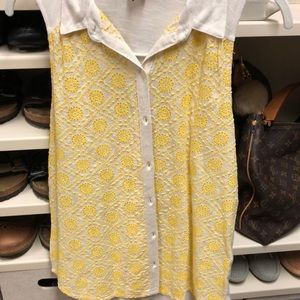 Lucky brand embroidered top. Medium